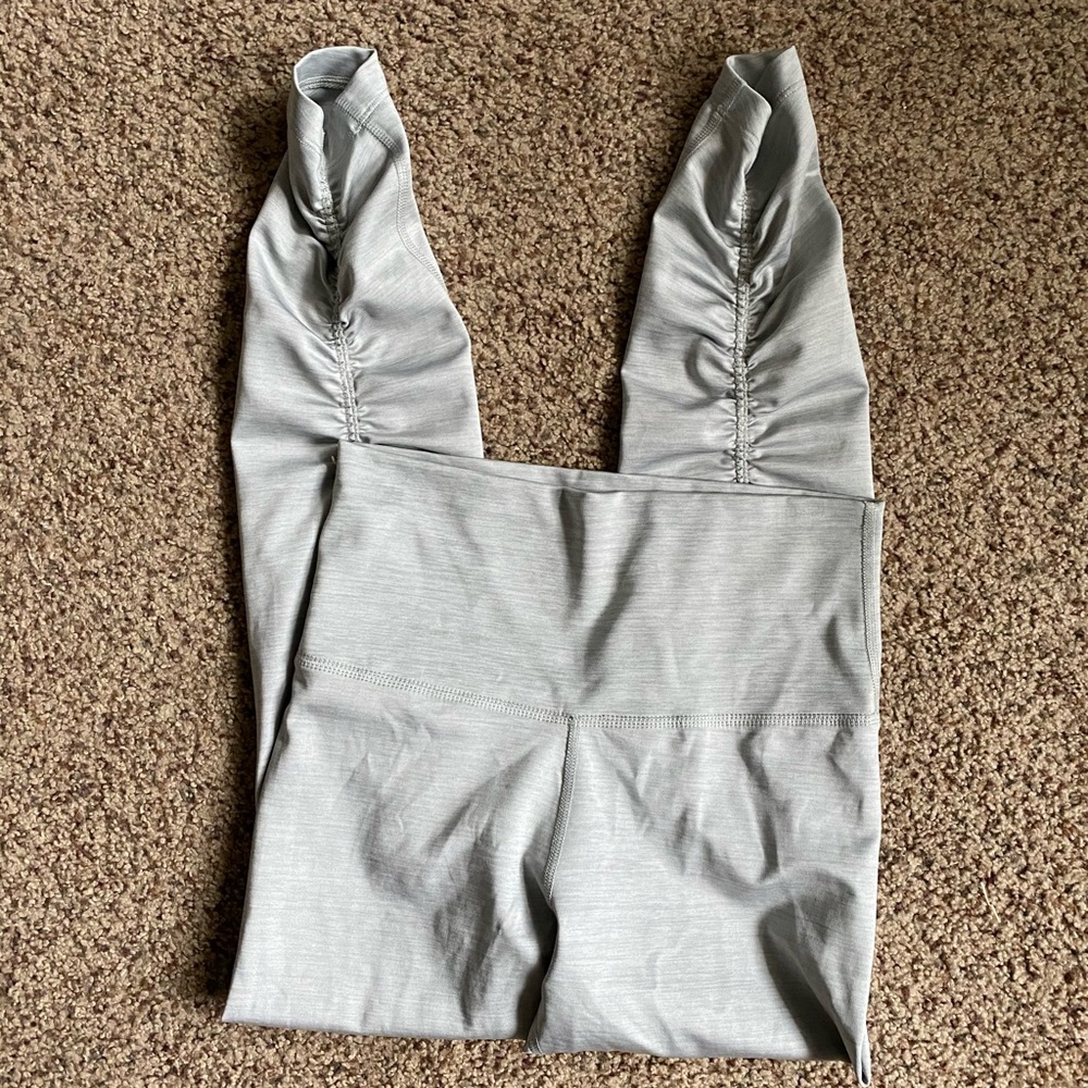 nike yoga leggings